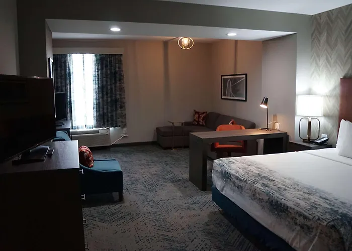 La Quinta Inn & Suites Dfw West-Glade-Parks