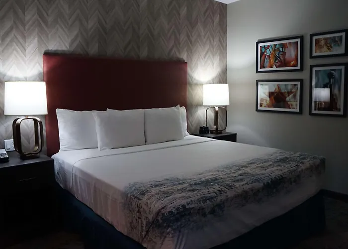 La Quinta Inn & Suites Dfw West-Glade-Parks