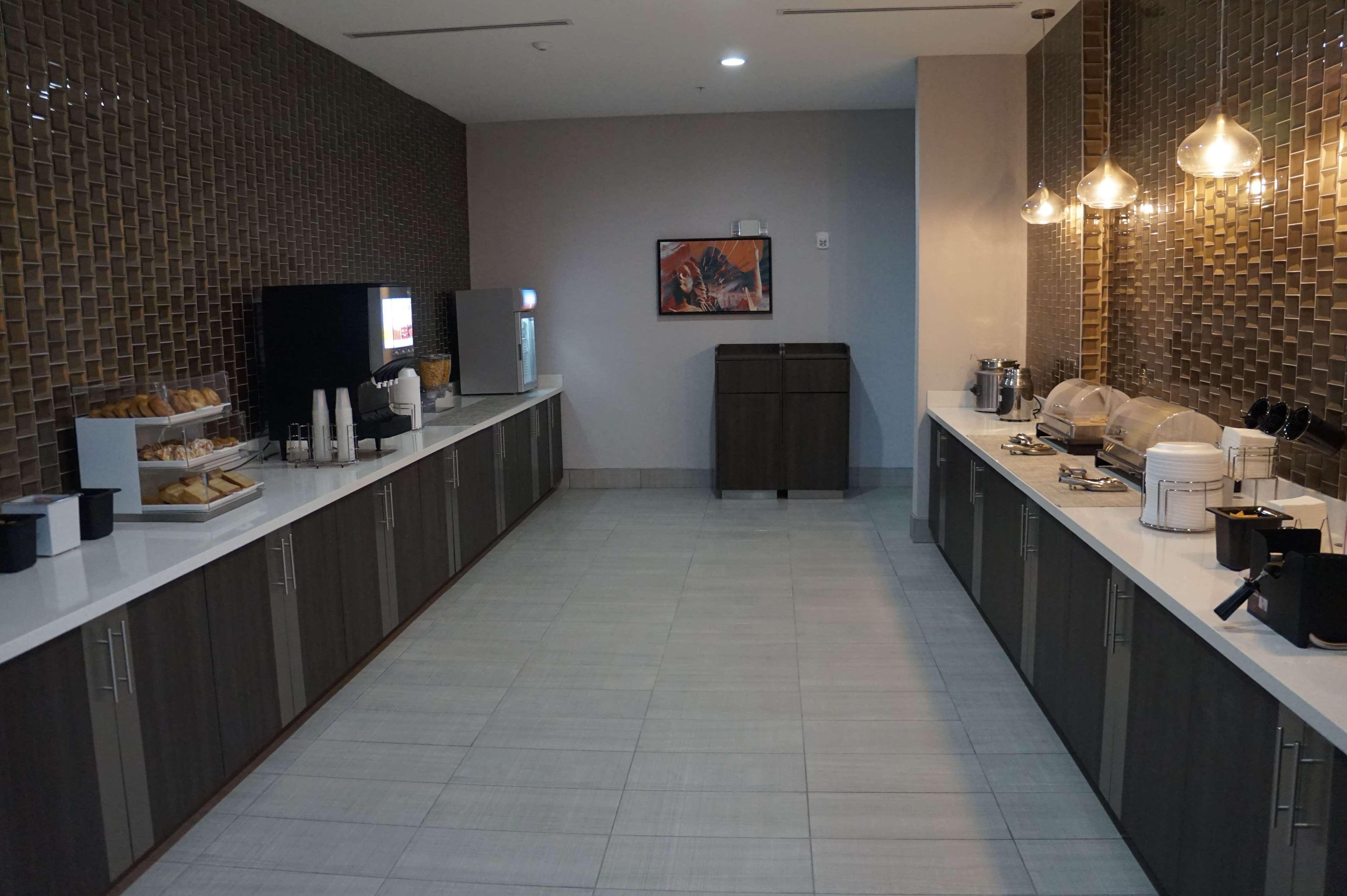 Hotel La Quinta & Dfw West-glade-parks Euless