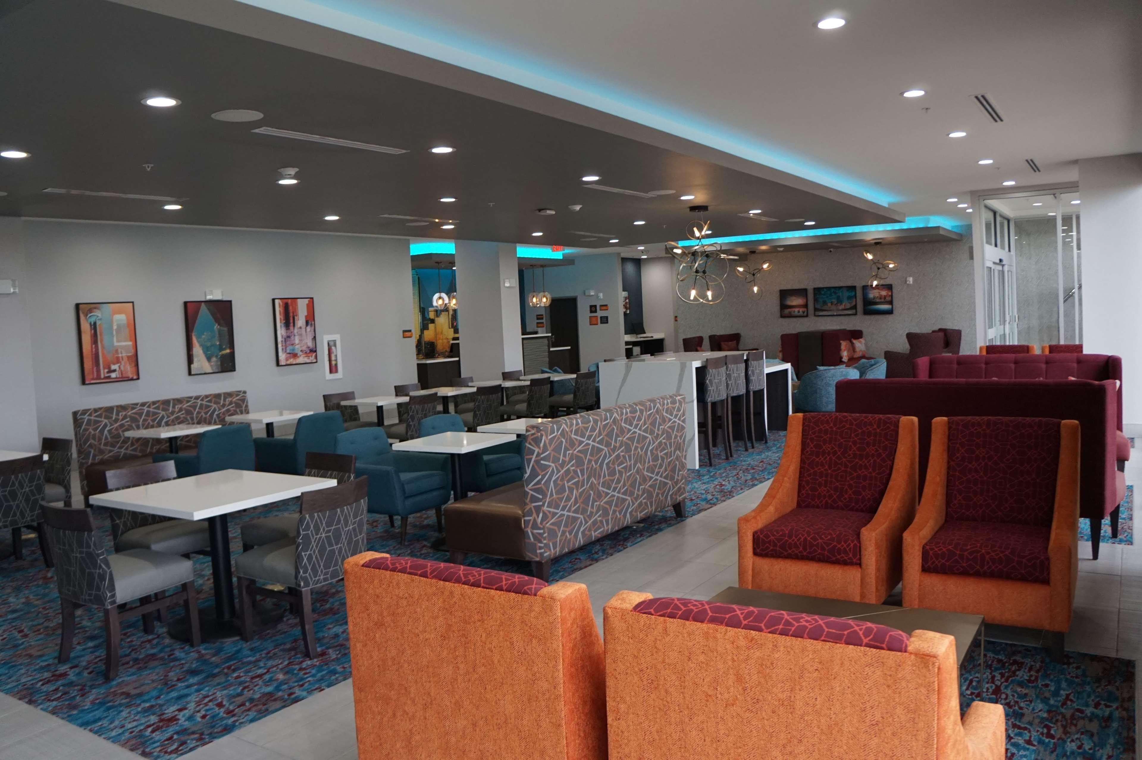 Hotel La Quinta & Dfw West-glade-parks