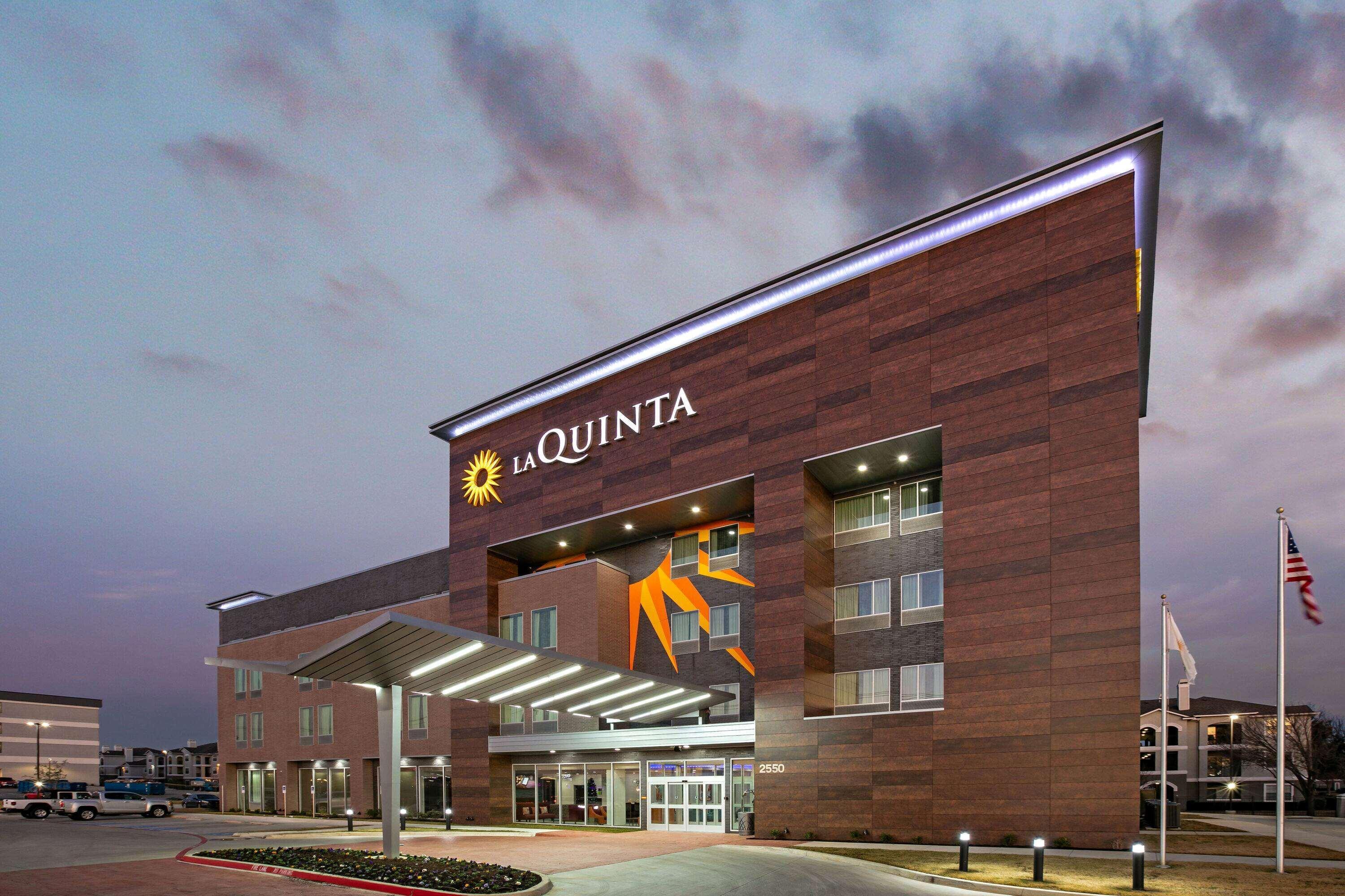 Hotel La Quinta & Dfw West-glade-parks