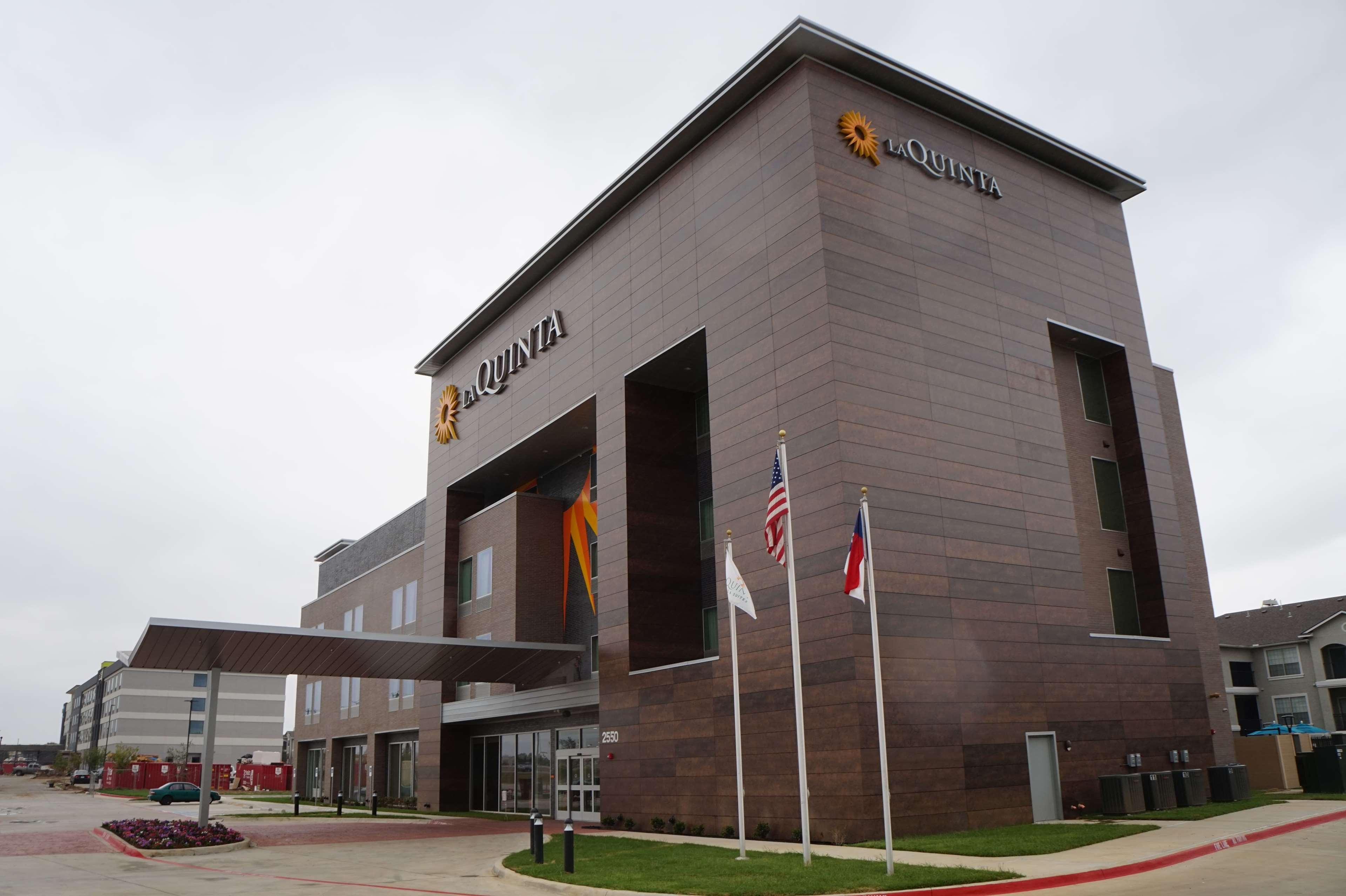 Hotel La Quinta & Dfw West-glade-parks